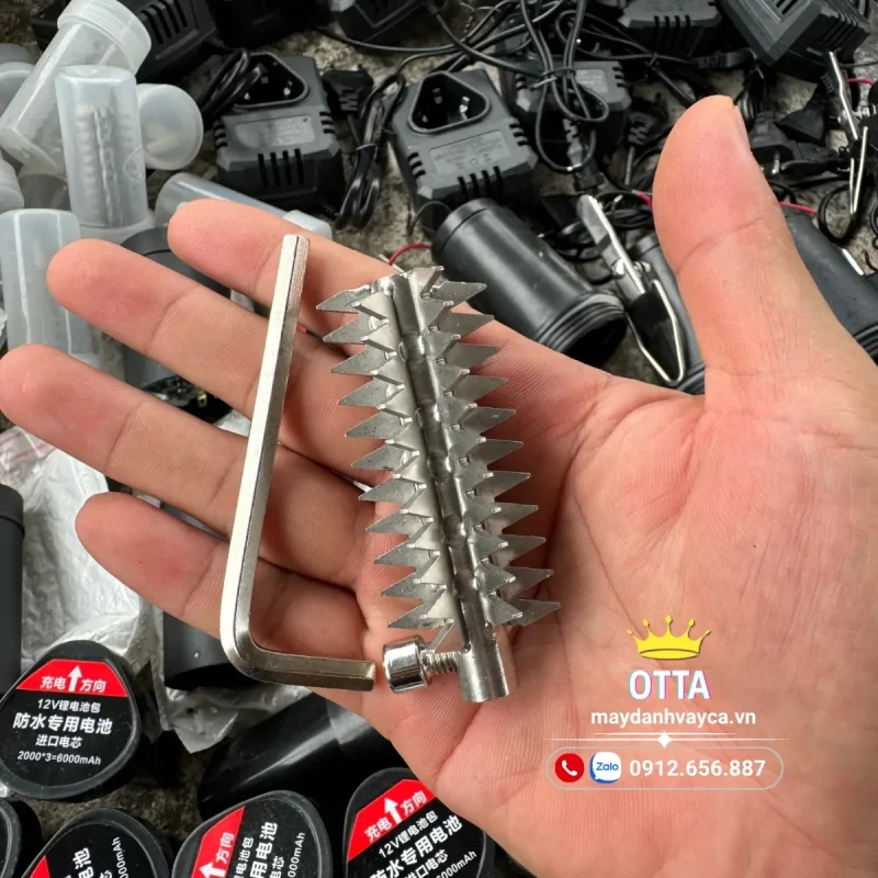 lưỡi máy đánh vảy cá otta pin 3 cell